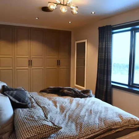 Stort Hus Med Jaquzzi