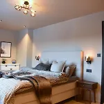 Luxury With Jacuzzi בית נופש *