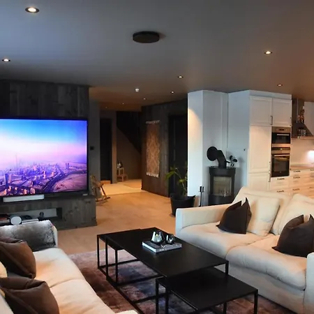 Luxury With Jacuzzi *